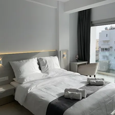 ホテル La Veranda ラルナカ